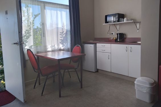 Private Hostel Units - kitchenette